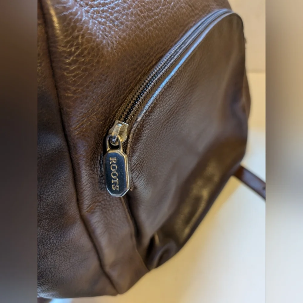 Roots vintage Brown Leather Backpack in VGUC